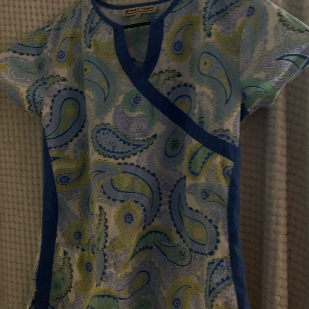 XS Scrub top
